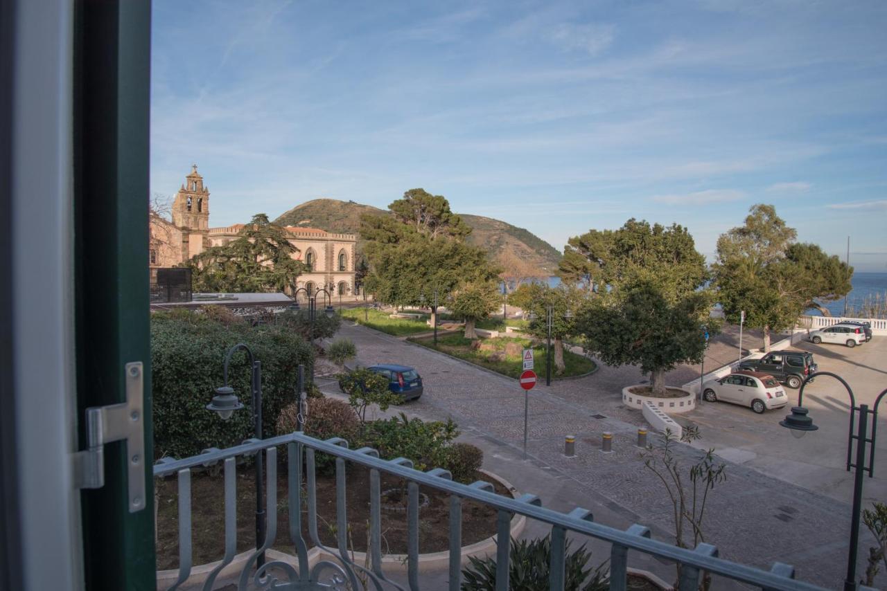 B&B Il Castello 리파리 외부 사진