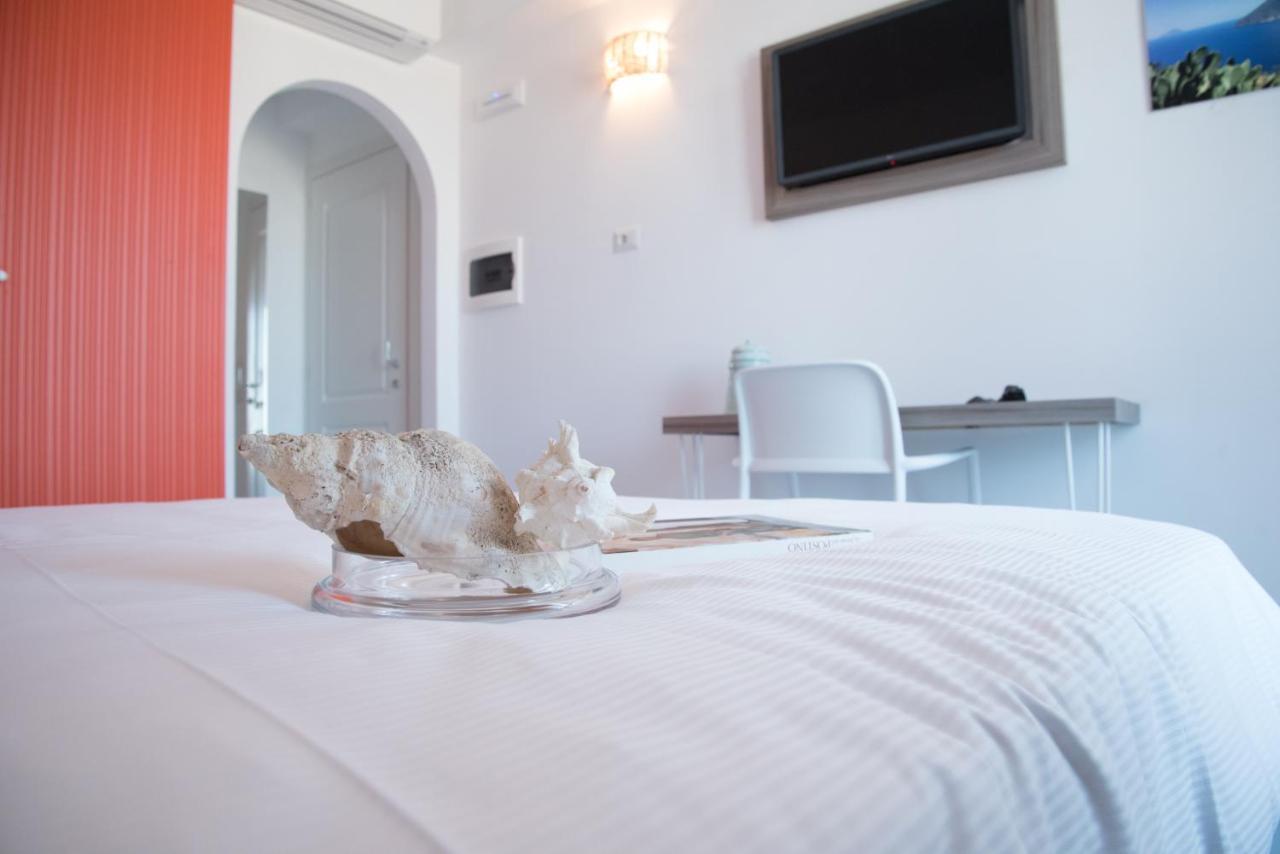 B&B Il Castello 리파리 외부 사진