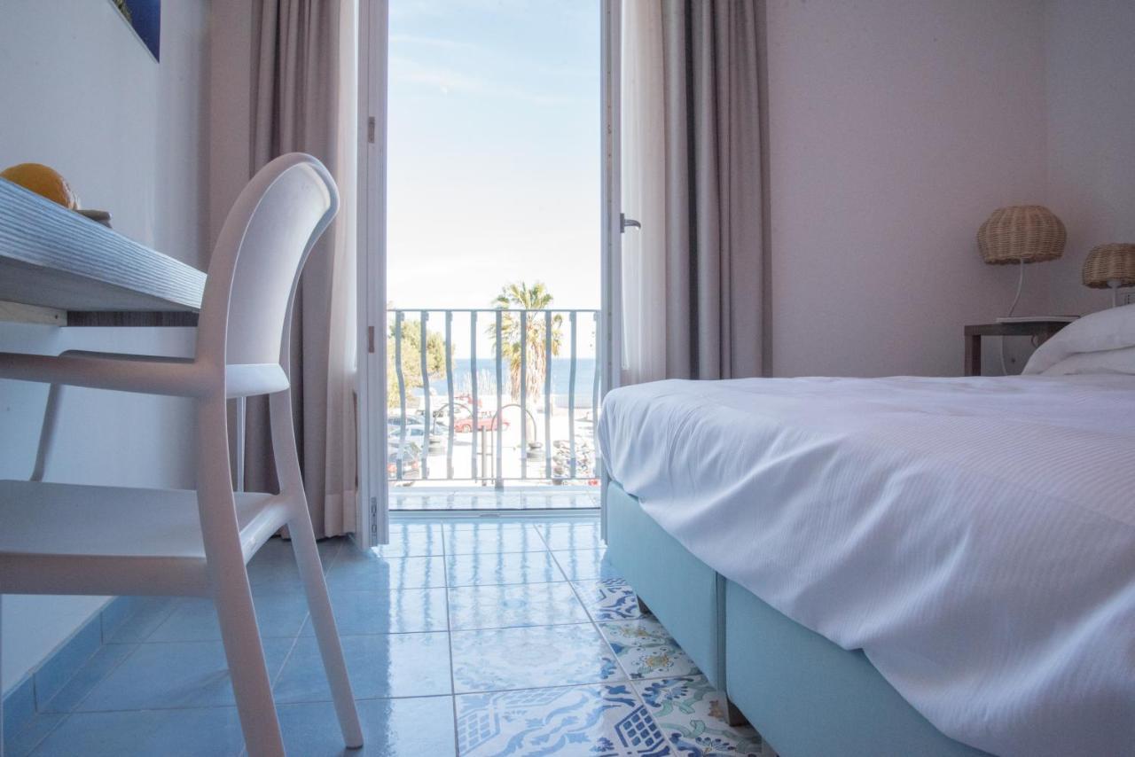 B&B Il Castello 리파리 외부 사진