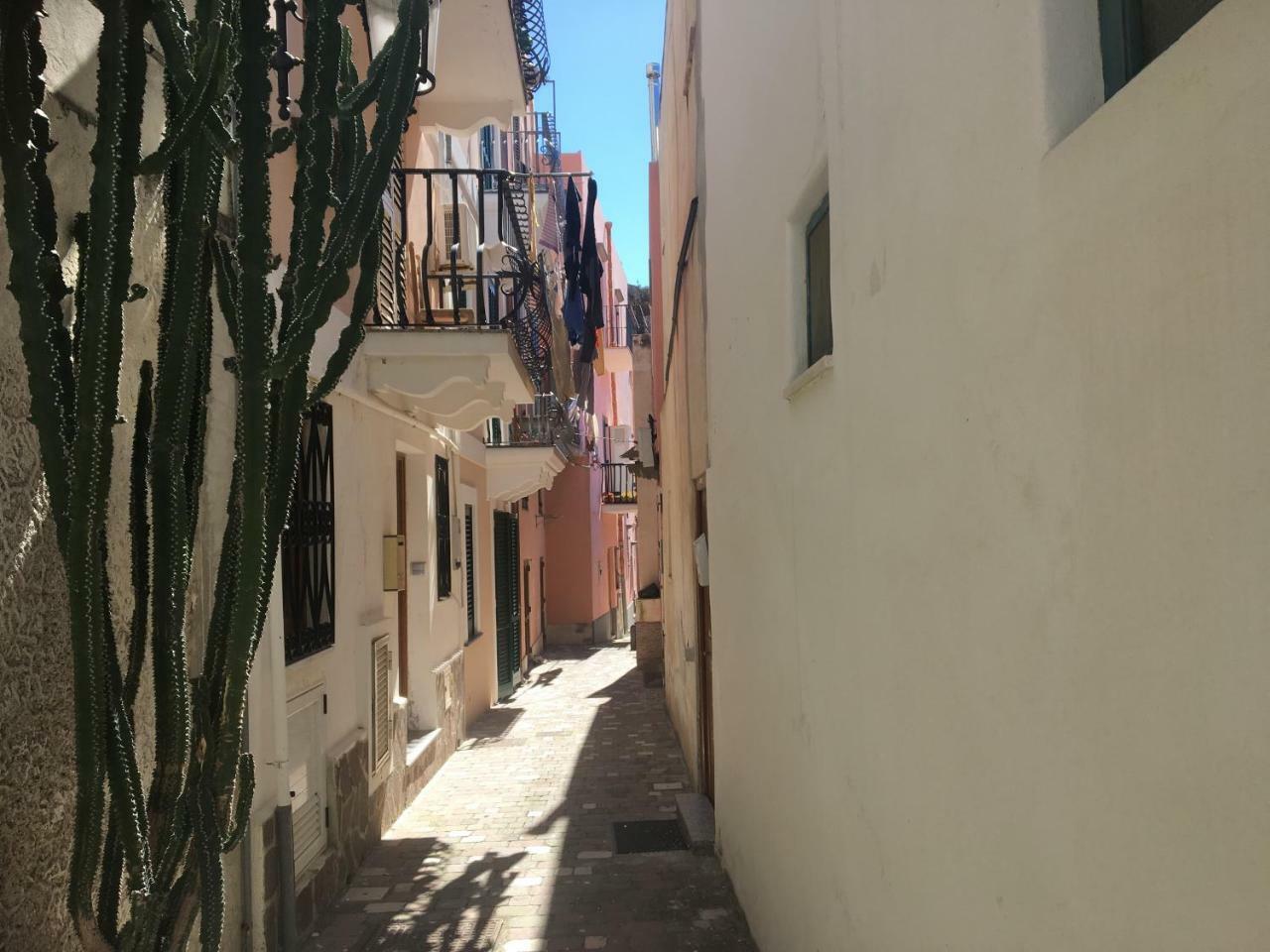 B&B Il Castello 리파리 외부 사진